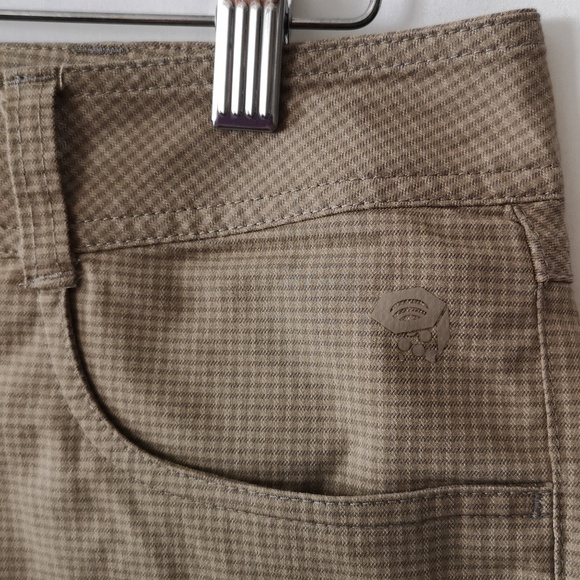 Women's Mountain Hardwear Golf/Biz Casual Walking Shorts Size 10 Khaki Gingham - Picture 2 of 8